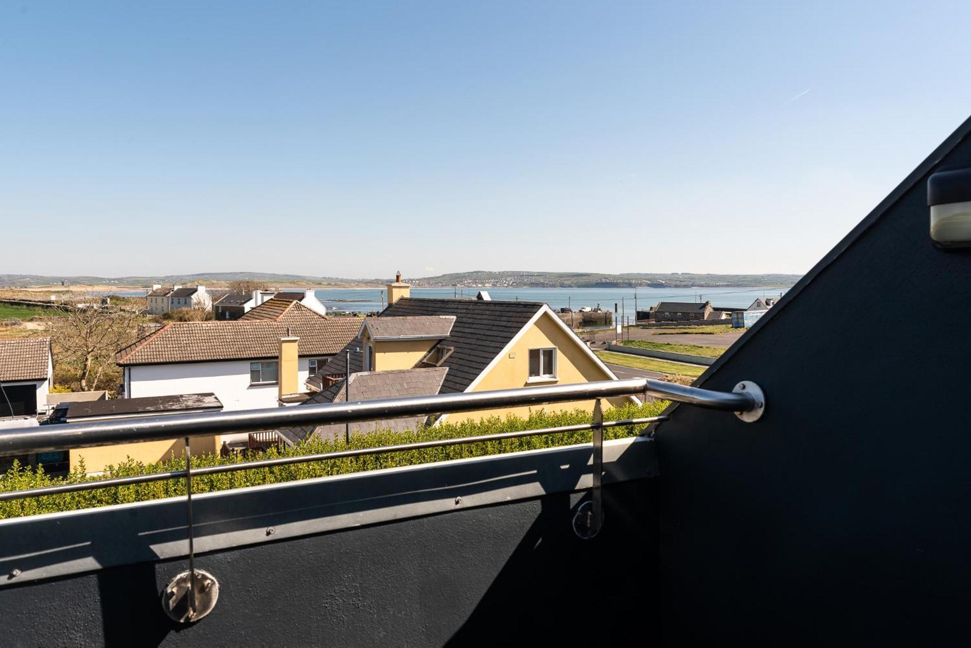 Cliffs Of Moher Hotel Liscannor Exteriör bild