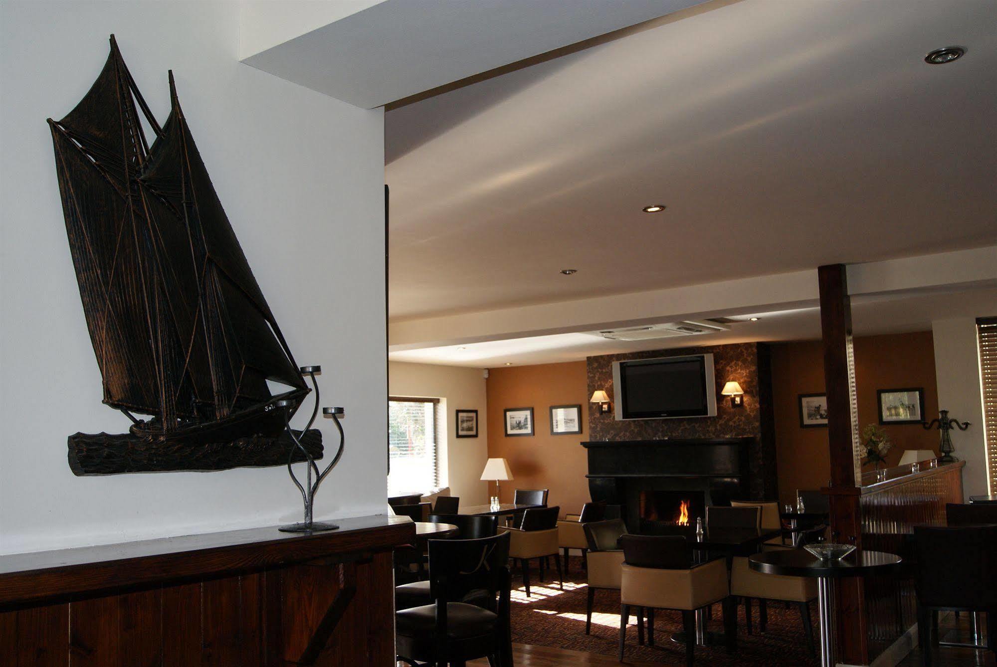 Cliffs Of Moher Hotel Liscannor Exteriör bild